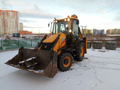 Экскаватор погрузчик JCB 4_cx с большим ковшом